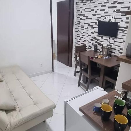 Quarto E Sala A Uma Quadra Da Praia Copacabana Posto 02 Rio de Janeiro Exterior foto